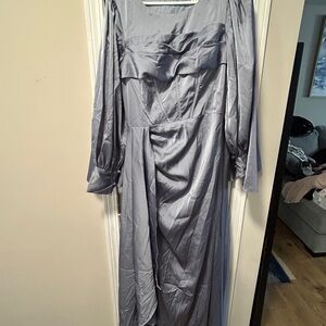 Elegant blue silver Long Sleeve Dress gown full zip back. NWT size 6